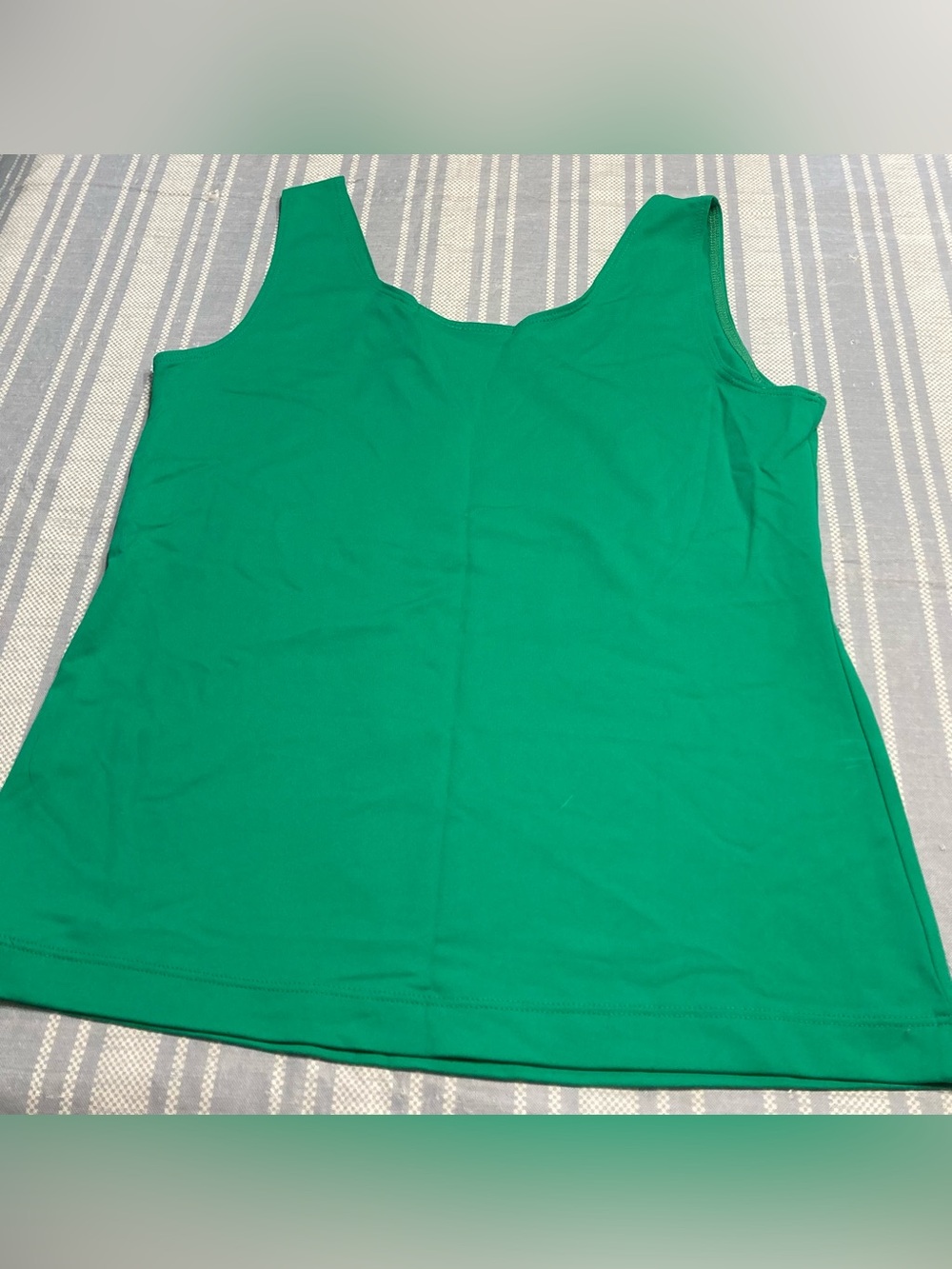 💛TODAY***$10***Chico's kelly green colored tank top. - Picture 3 of 3